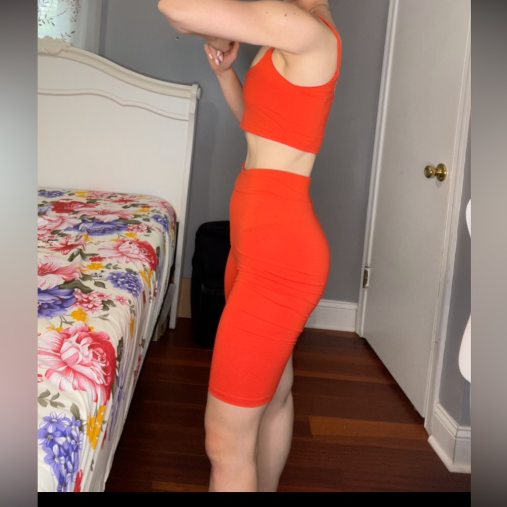 Red two piece set - Picture 3 of 6
